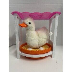 Pets Alive White Mama Duck by ZURU Quacks And Walks Waddles Cute Works 2 Babies